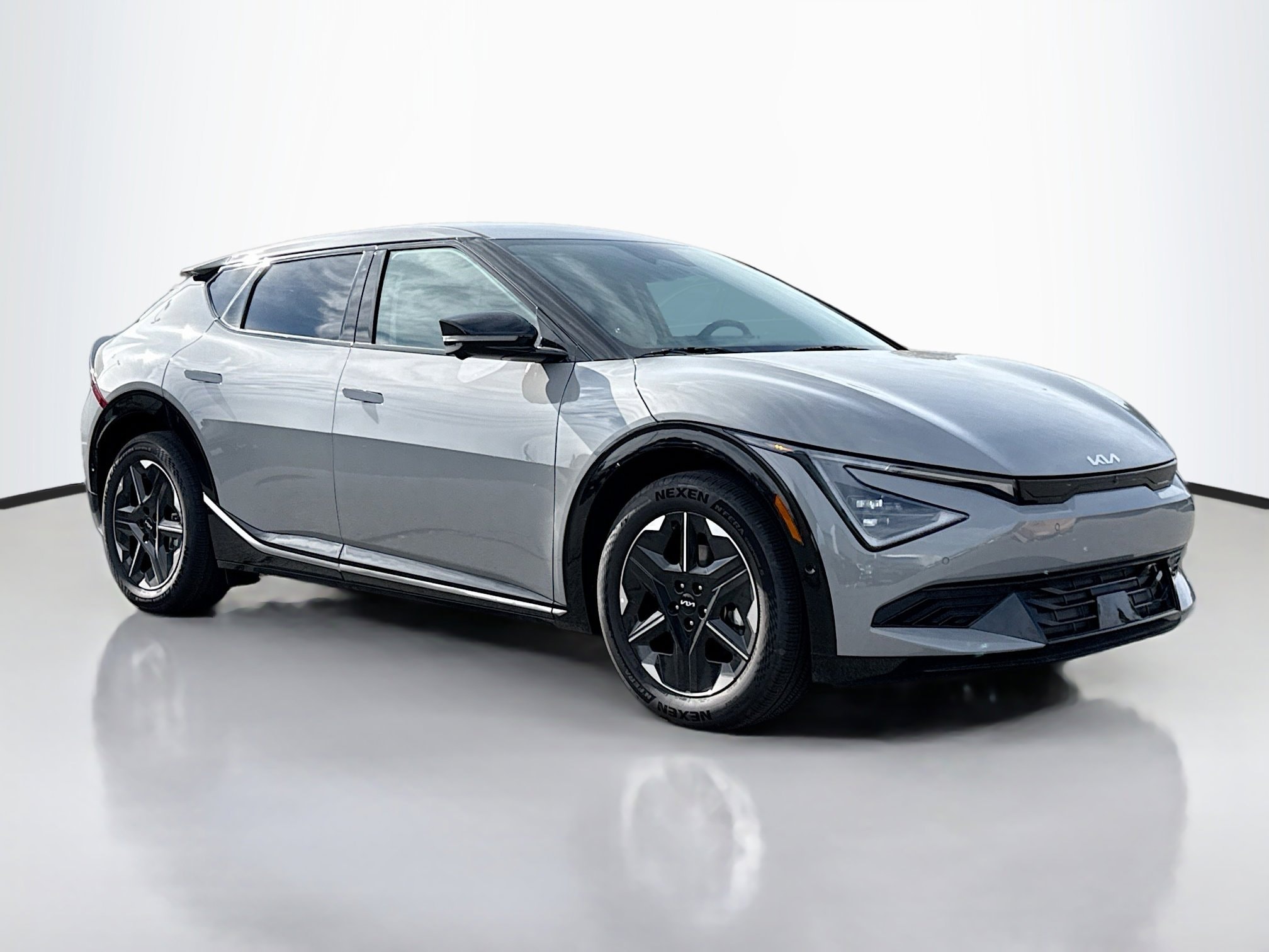 2025 Kia EV6 Wind's photo