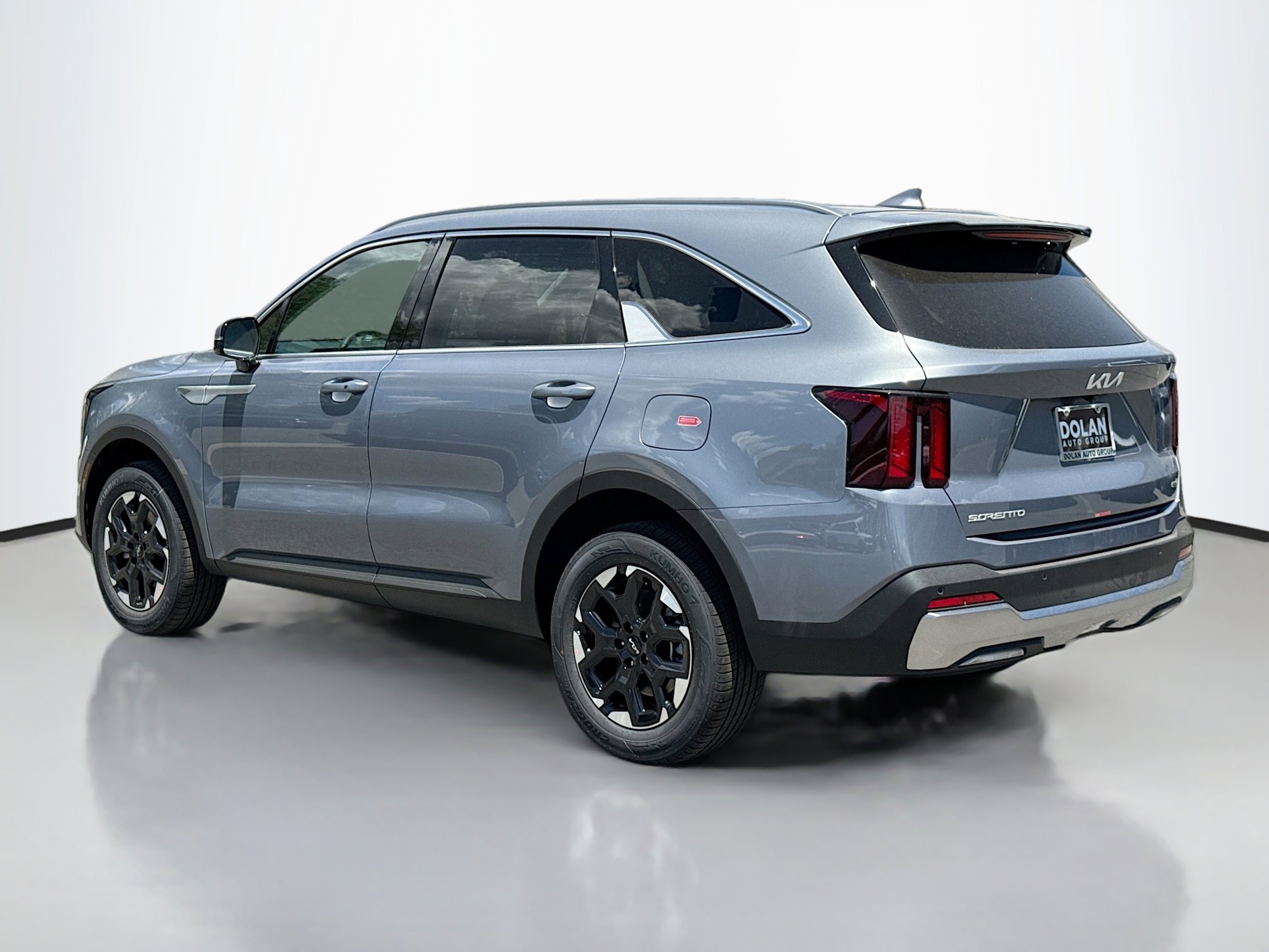 2025 Kia Sorento S photo 3