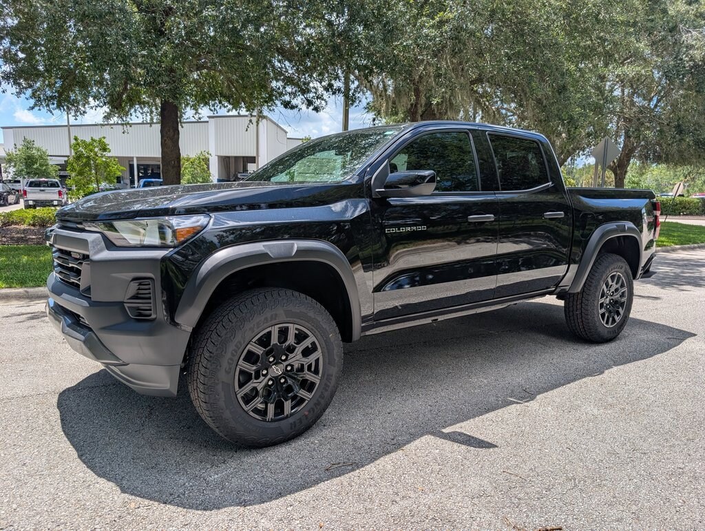 2026 Chevrolet Colorado Trail Boss photo 3