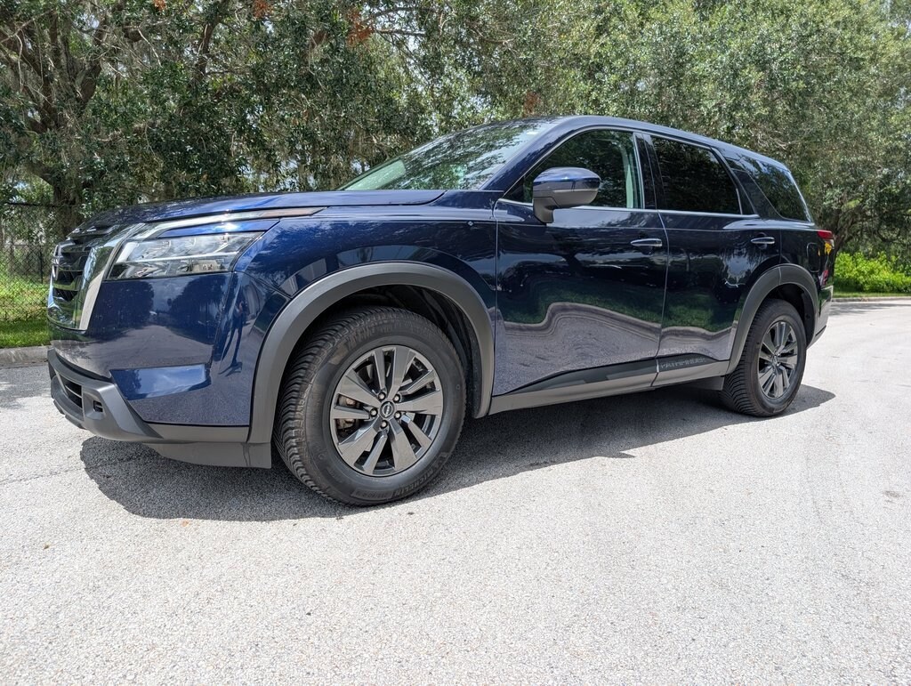 2022 Nissan Pathfinder S photo 3