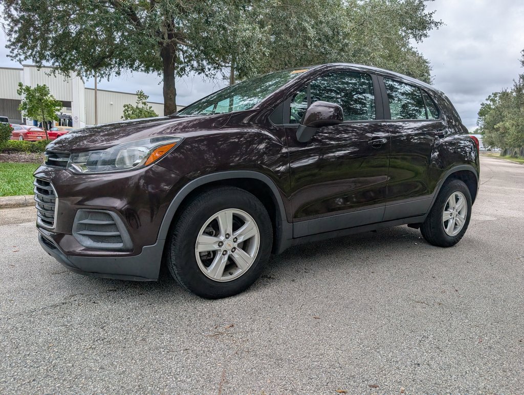 2020 Chevrolet Trax LS photo 3