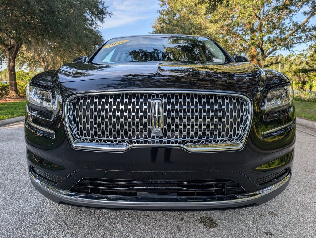 2022 Lincoln Nautilus Standard photo 2