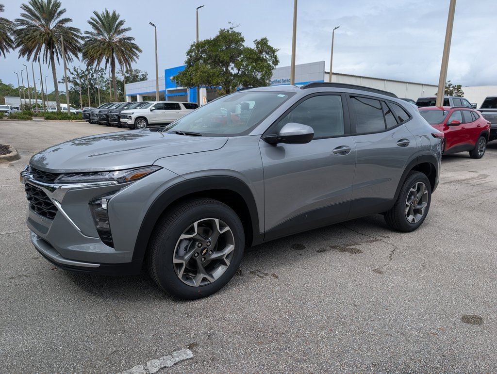 2026 Chevrolet Trax LT photo 3