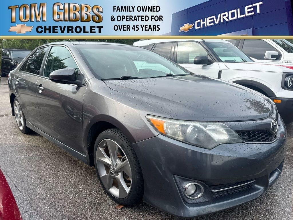 Used 2013 Toyota Camry SE Sedan