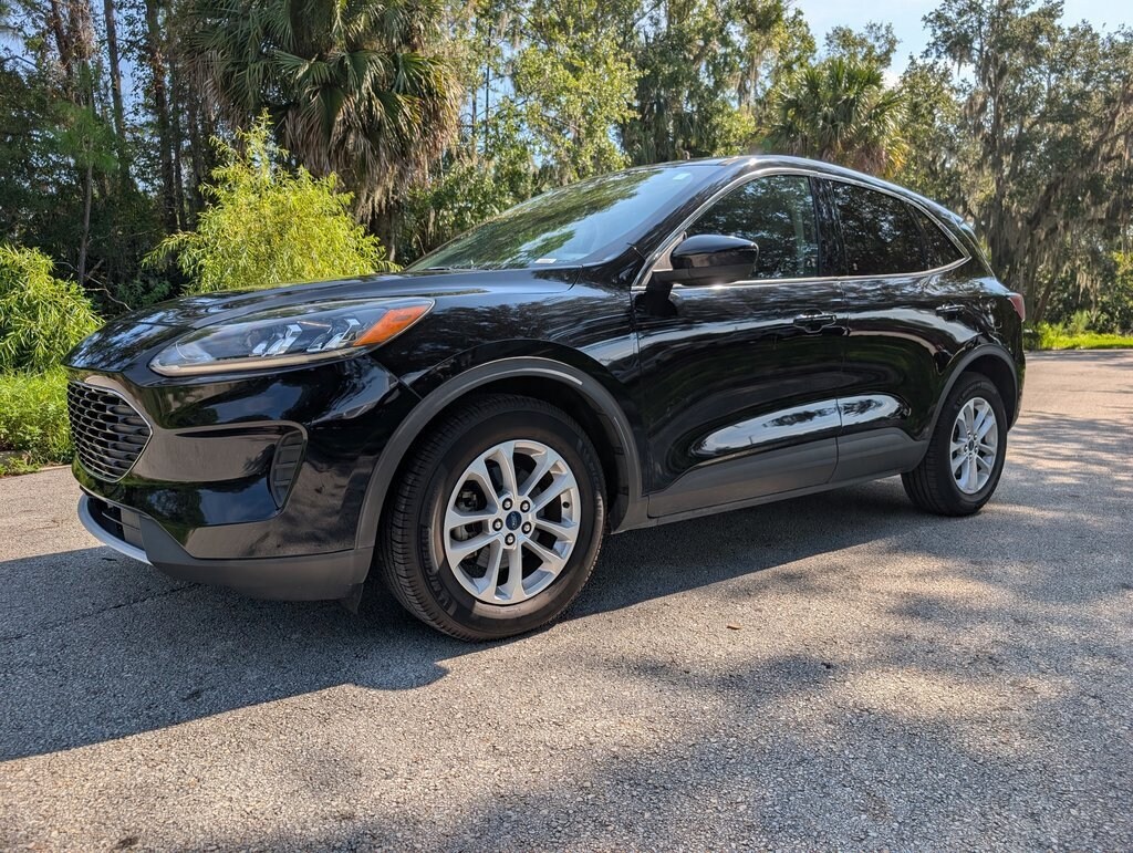 2020 Ford Escape SE photo 3