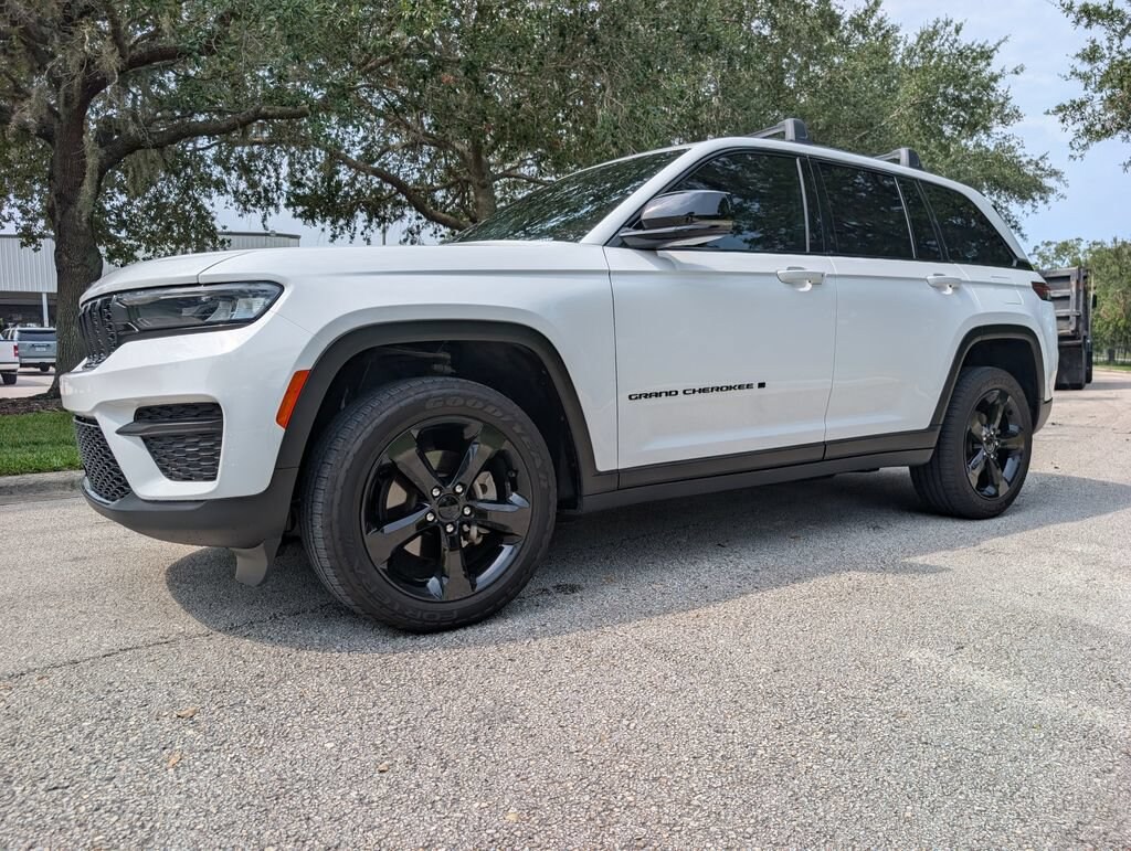 Used 2023 Jeep Grand Cherokee Altitude X SUV
