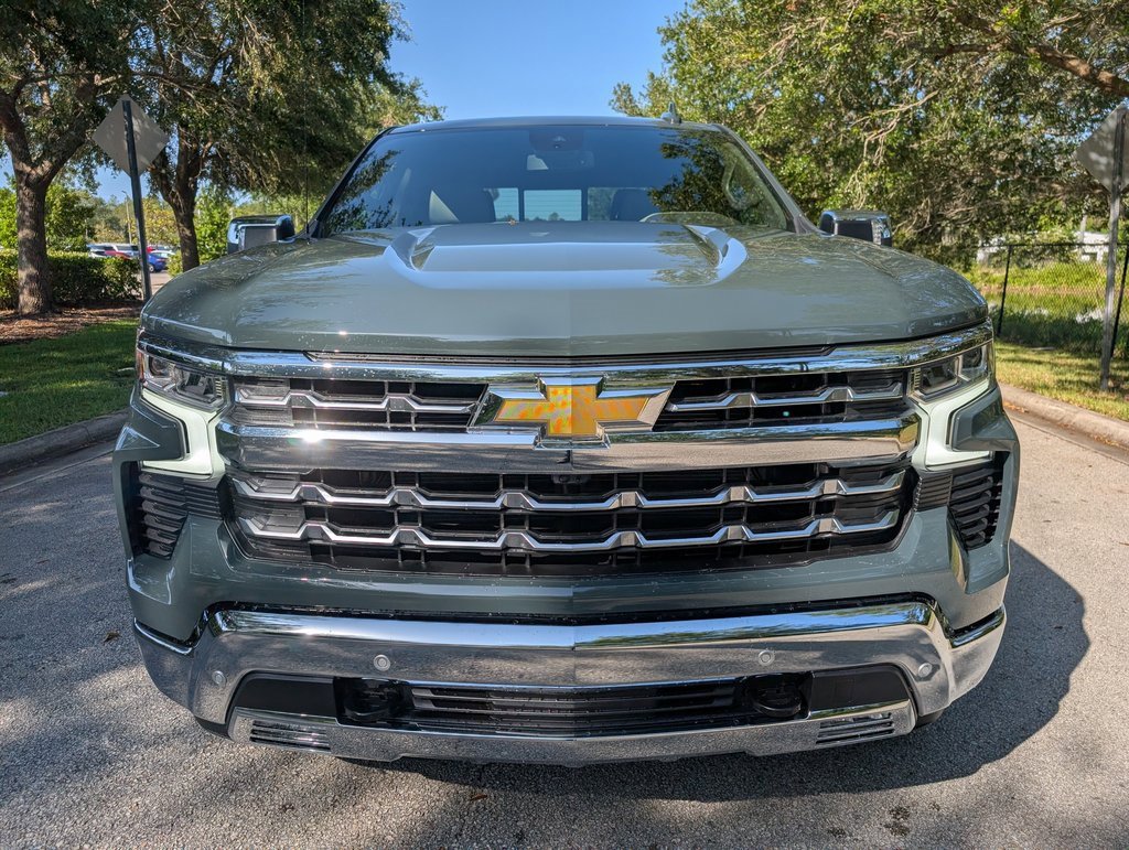 2025 Chevrolet Silverado 1500 LTZ photo 2