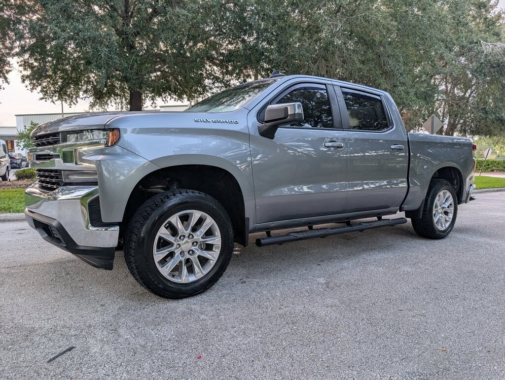 2021 Chevrolet Silverado 1500 LT photo 3