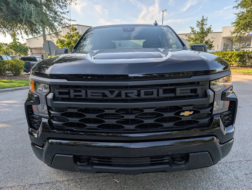 2026 Chevrolet Silverado 1500 Custom photo 2