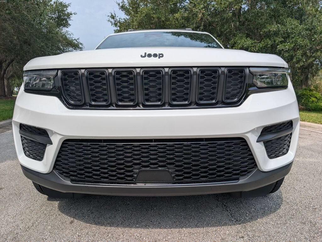 Used 2023 Jeep Grand Cherokee Altitude X SUV