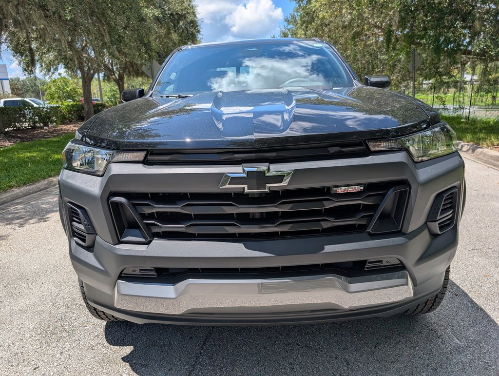 2026 Chevrolet Colorado Trail Boss photo 2