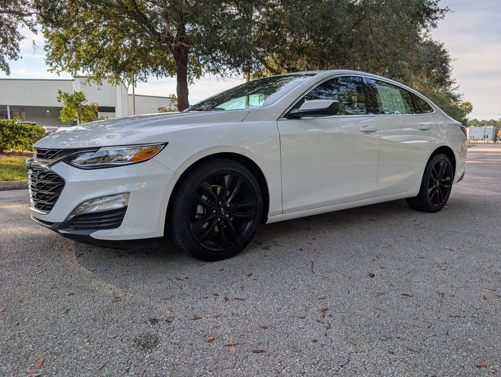 2023 Chevrolet Malibu 2LT photo 3
