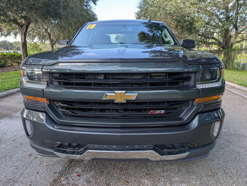 2018 Chevrolet Silverado 1500 LT photo 2