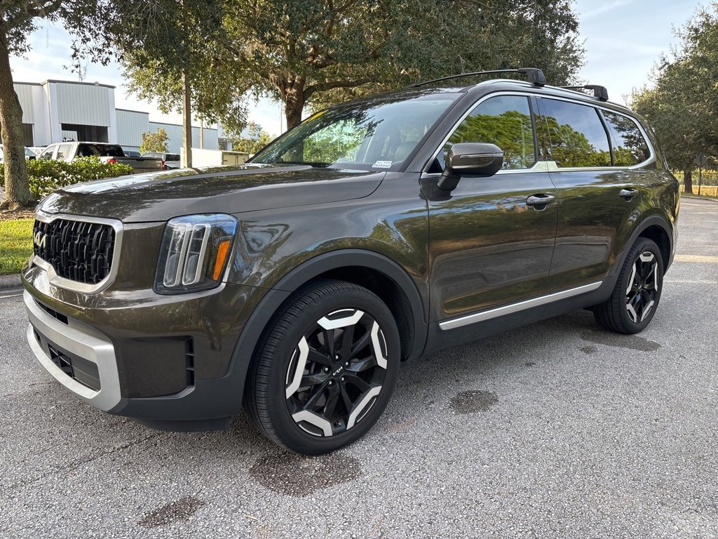 2024 Kia Telluride EX photo 3