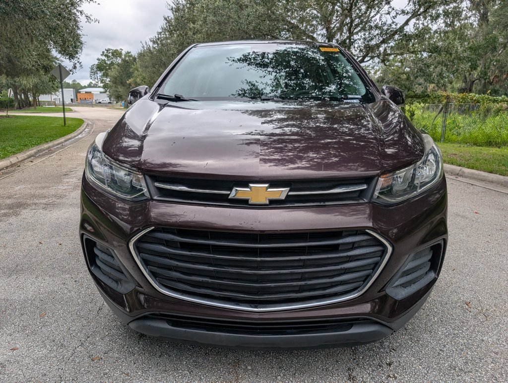 2020 Chevrolet Trax LS photo 2