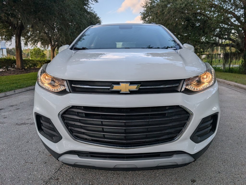 2017 Chevrolet Trax LT photo 2
