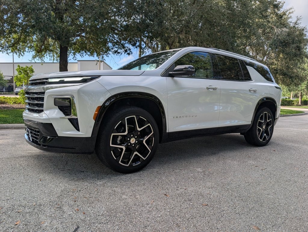 Used 2025 Chevrolet Traverse High Country SUV