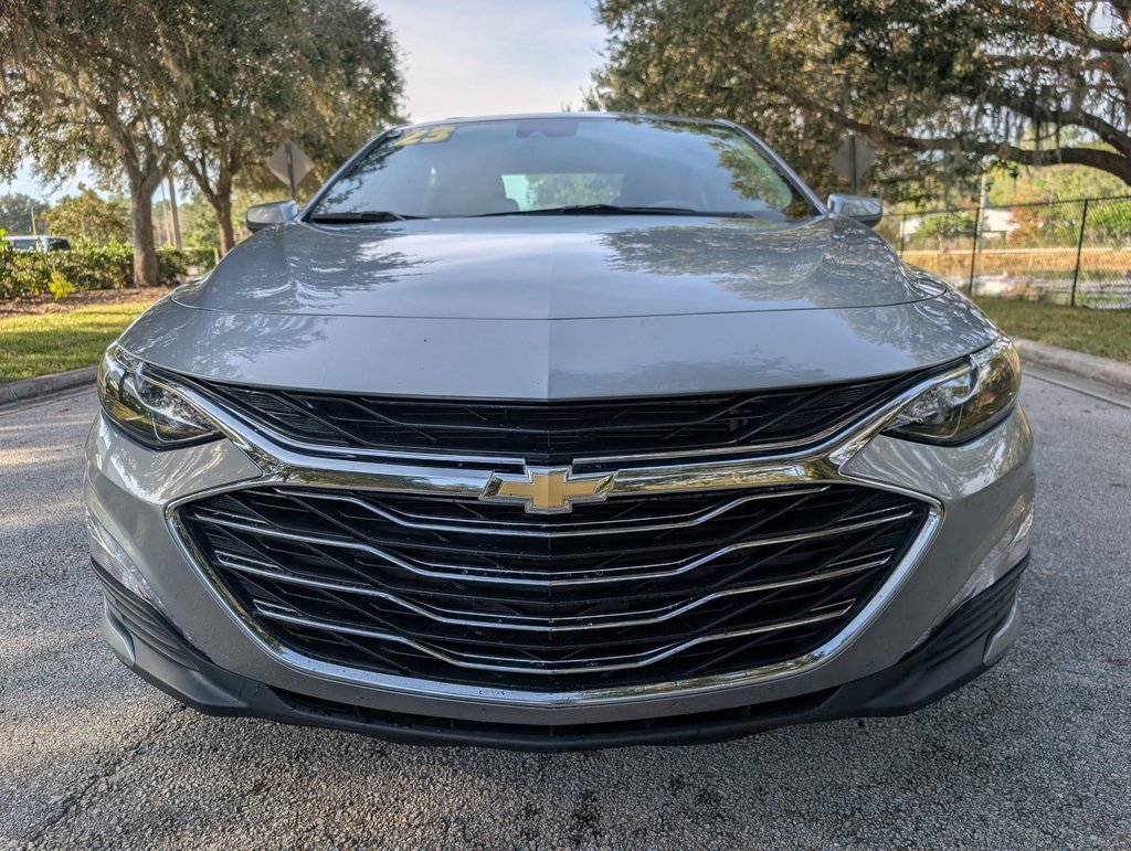 2023 Chevrolet Malibu 1LT photo 2