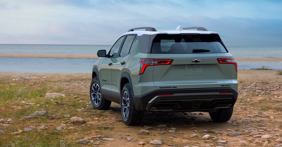 2026 Chevrolet Equinox exterior in green