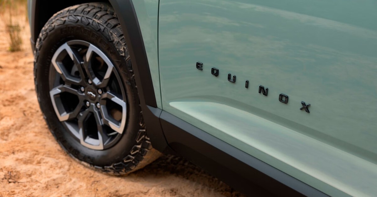 2025 Chevy Equinox SUV badging up close