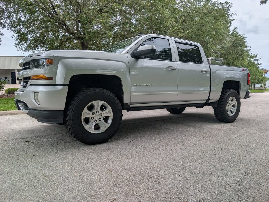 Used 2018 Chevrolet Silverado 1500 LT Truck Crew Cab
