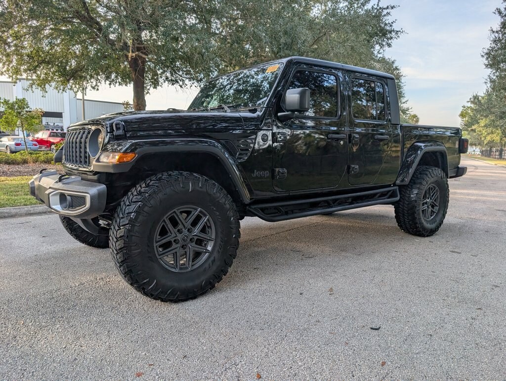 Used 2024 Jeep Gladiator Sport S Truck Crew Cab