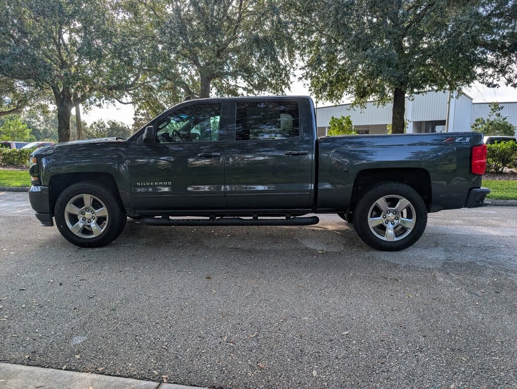 2018 Chevrolet Silverado 1500 LT photo 4