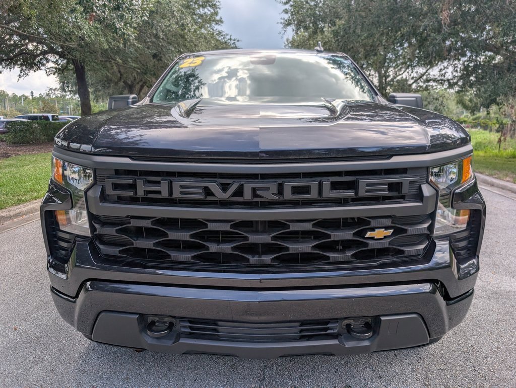 2023 Chevrolet Silverado 1500 Custom photo 2