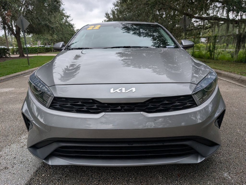 2022 Kia Forte LXS photo 2