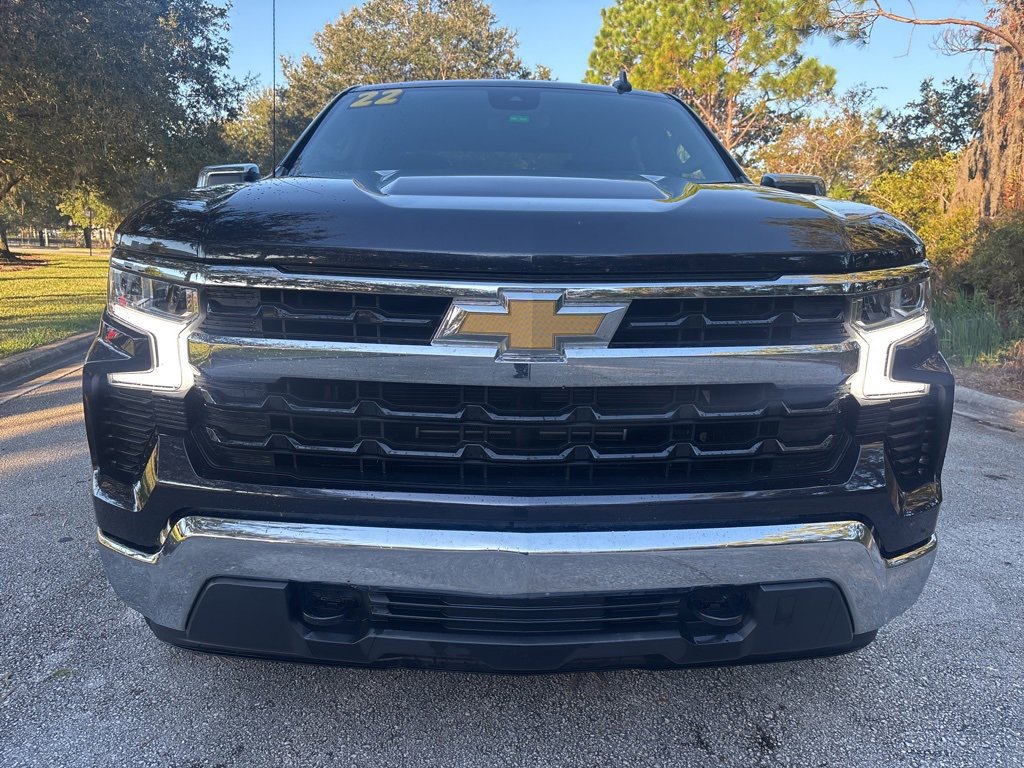 2022 Chevrolet Silverado 1500 LT photo 2