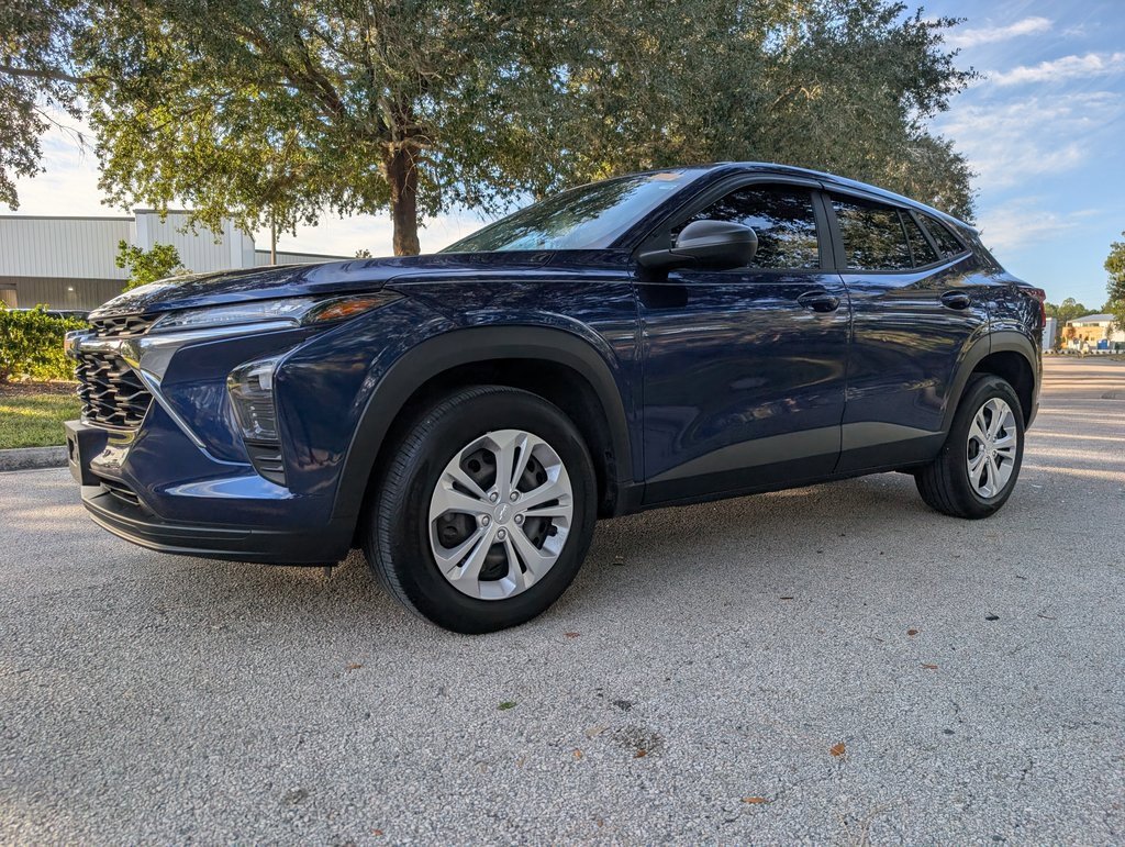 2024 Chevrolet Trax LS photo 3