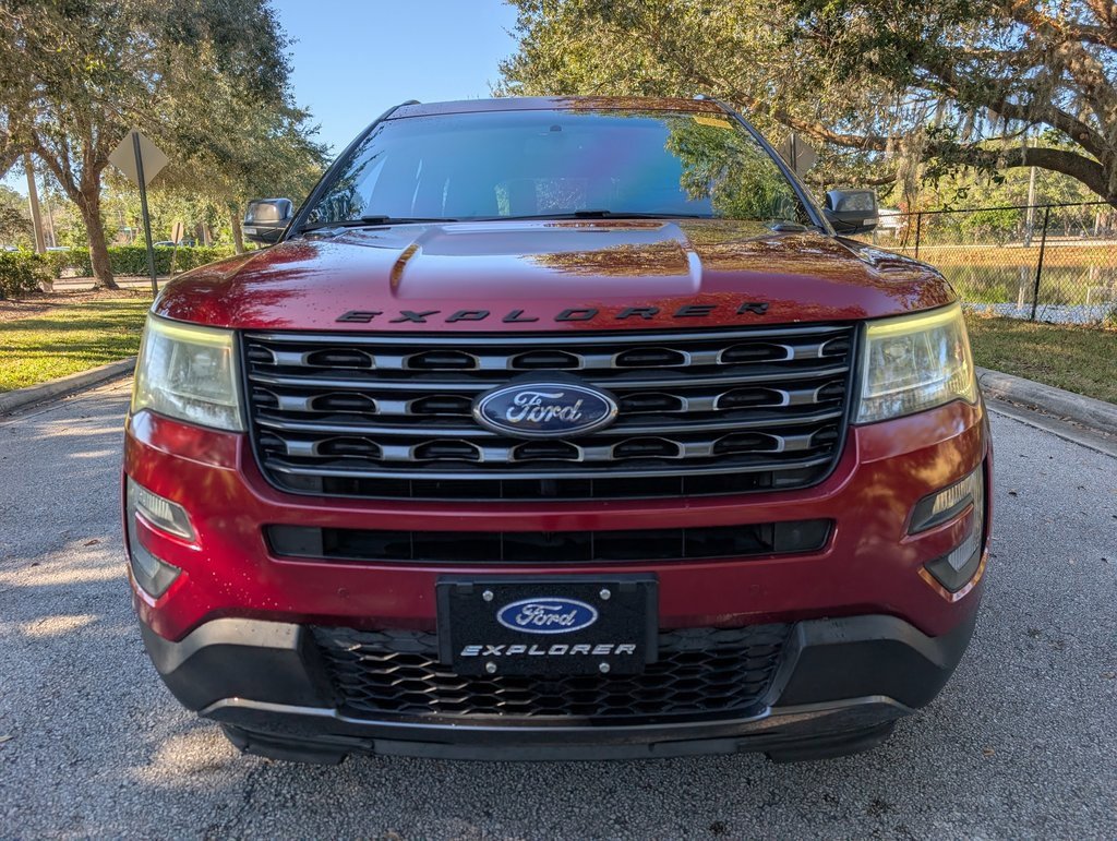2017 Ford Explorer XLT photo 2