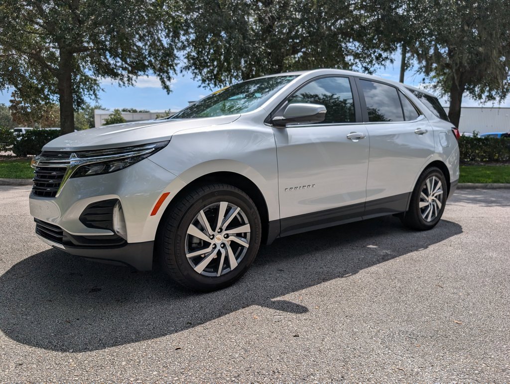 2022 Chevrolet Equinox LT photo 3