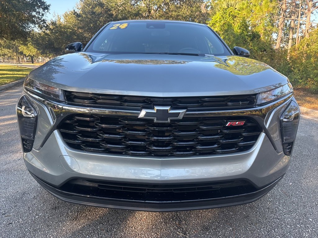 2024 Chevrolet Trax photo 2