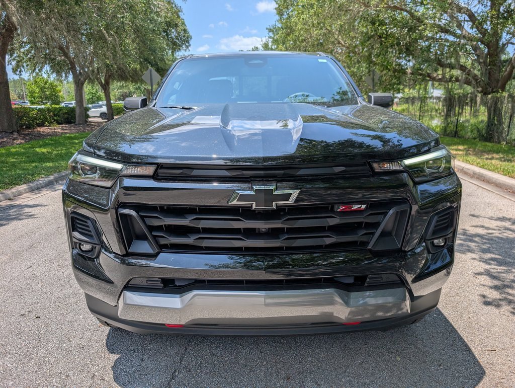2025 Chevrolet Colorado Z71 photo 2