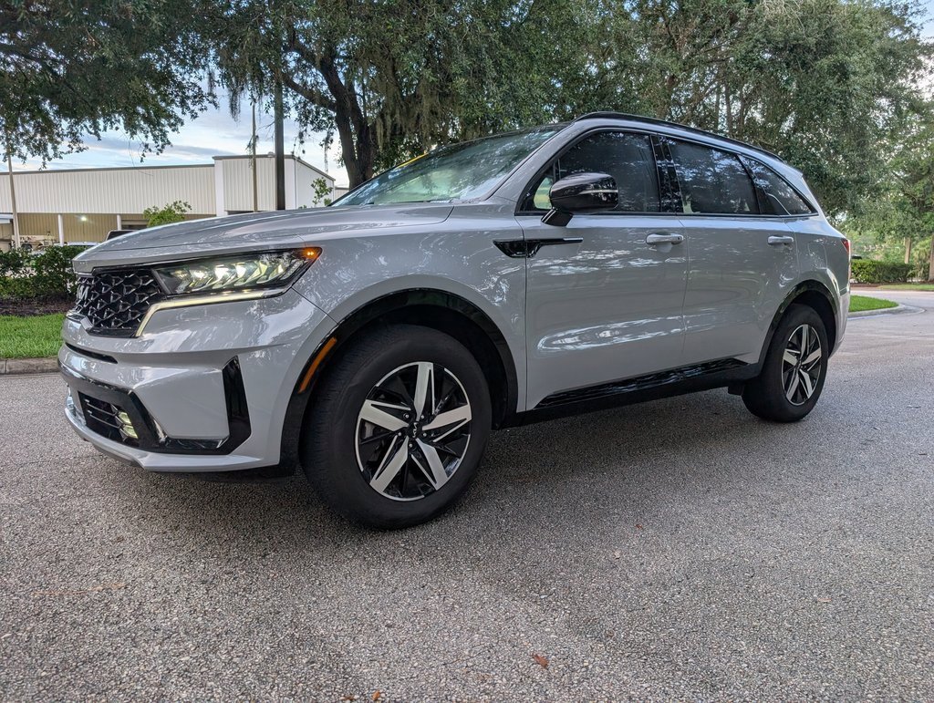 2023 Kia Sorento EX photo 3