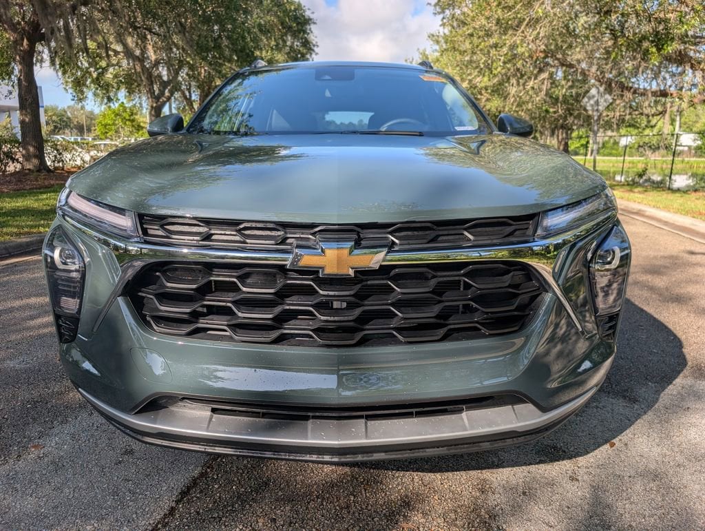 Used 2025 Chevrolet Trax LT SUV