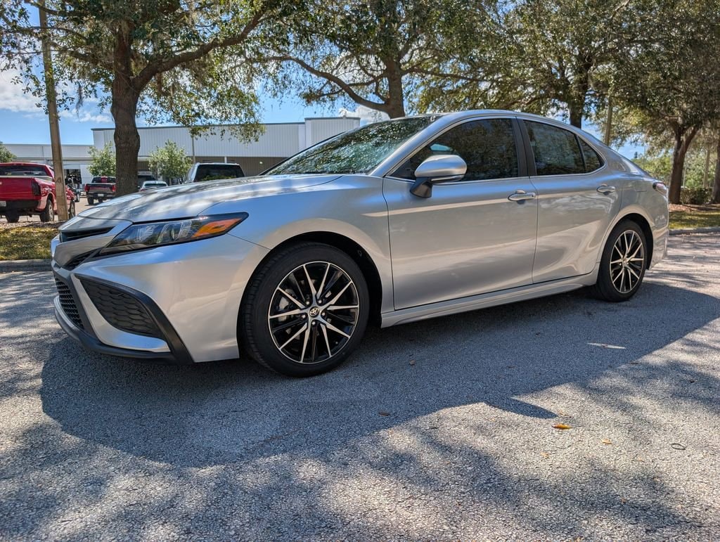 Used 2024 Toyota Camry Hybrid SE Sedan