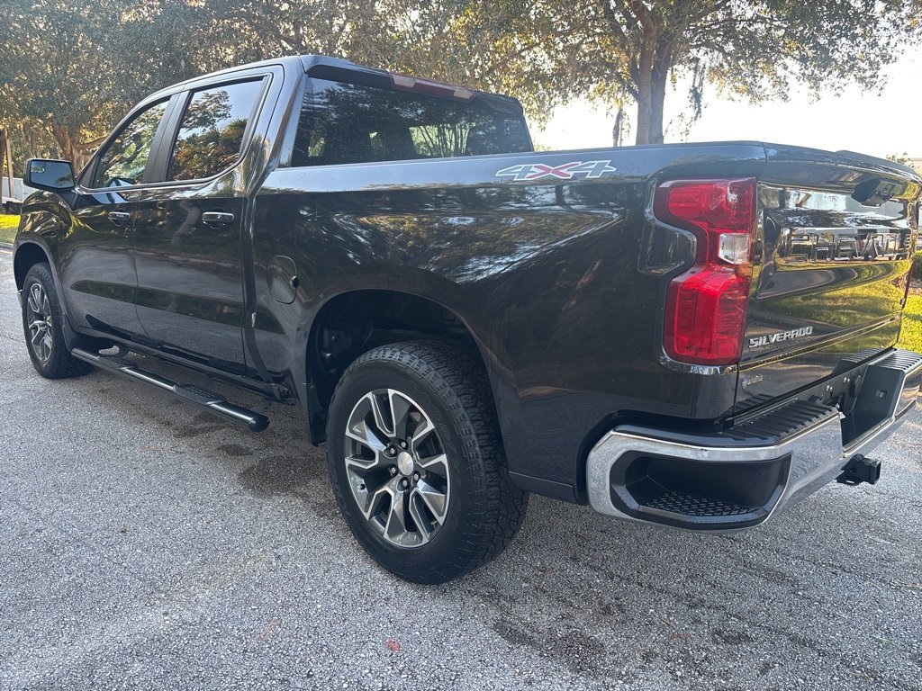 2022 Chevrolet Silverado 1500 LT photo 4