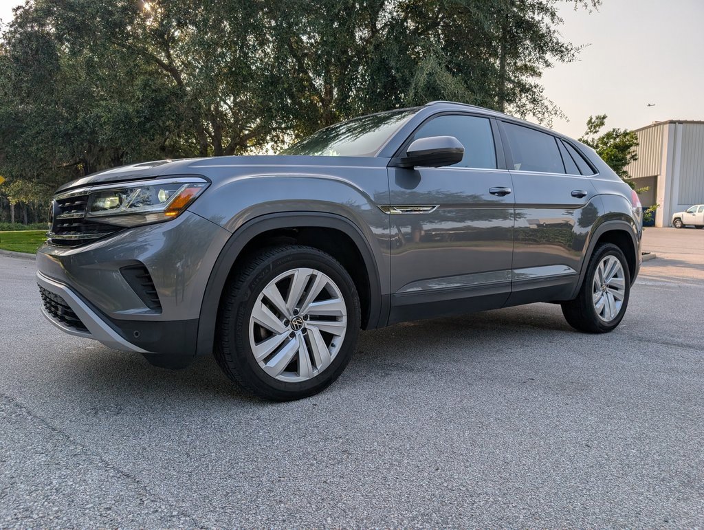 2020 Volkswagen Atlas Cross Sport V6 SE Technology photo 3