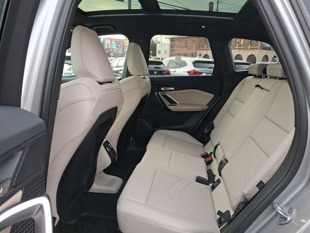 2025 BMW X1 28i - Photo 10