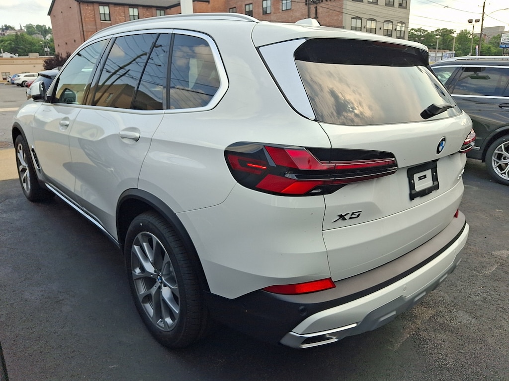 New 2026 BMW X5 xDrive40i SUV