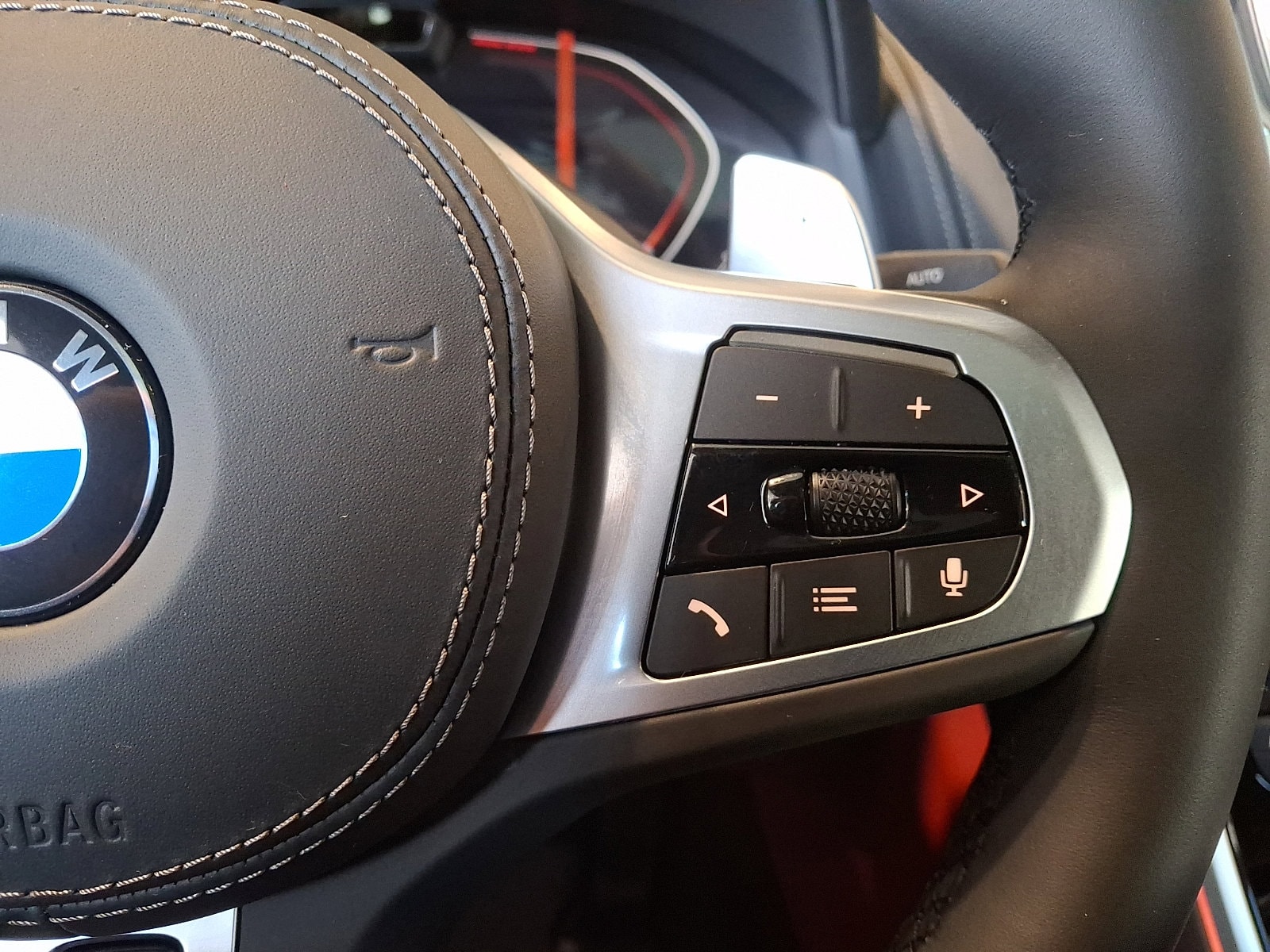 2026 BMW 8 Series 840i - Photo 18