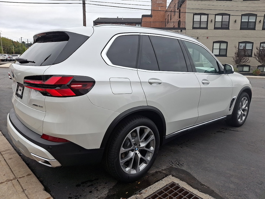 New 2026 BMW X5 xDrive40i SUV