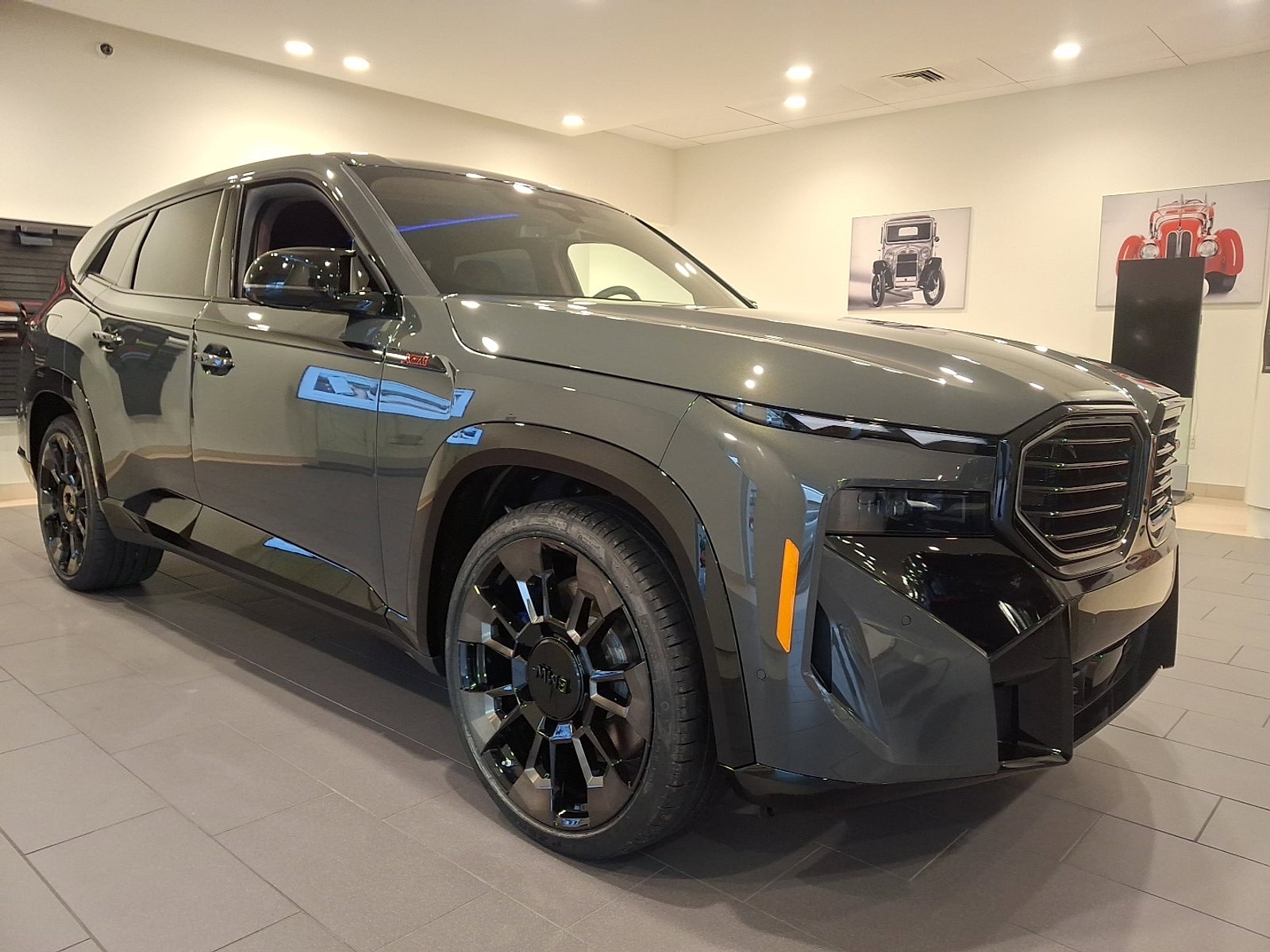 2026 BMW XM Base's photo