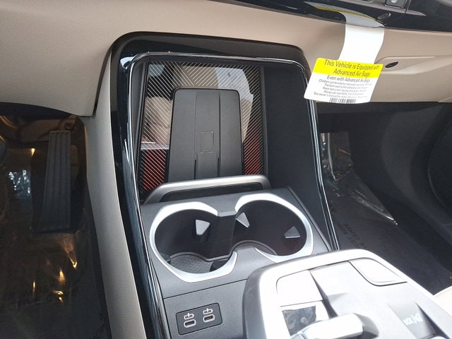 2025 BMW X1 28i - Photo 24