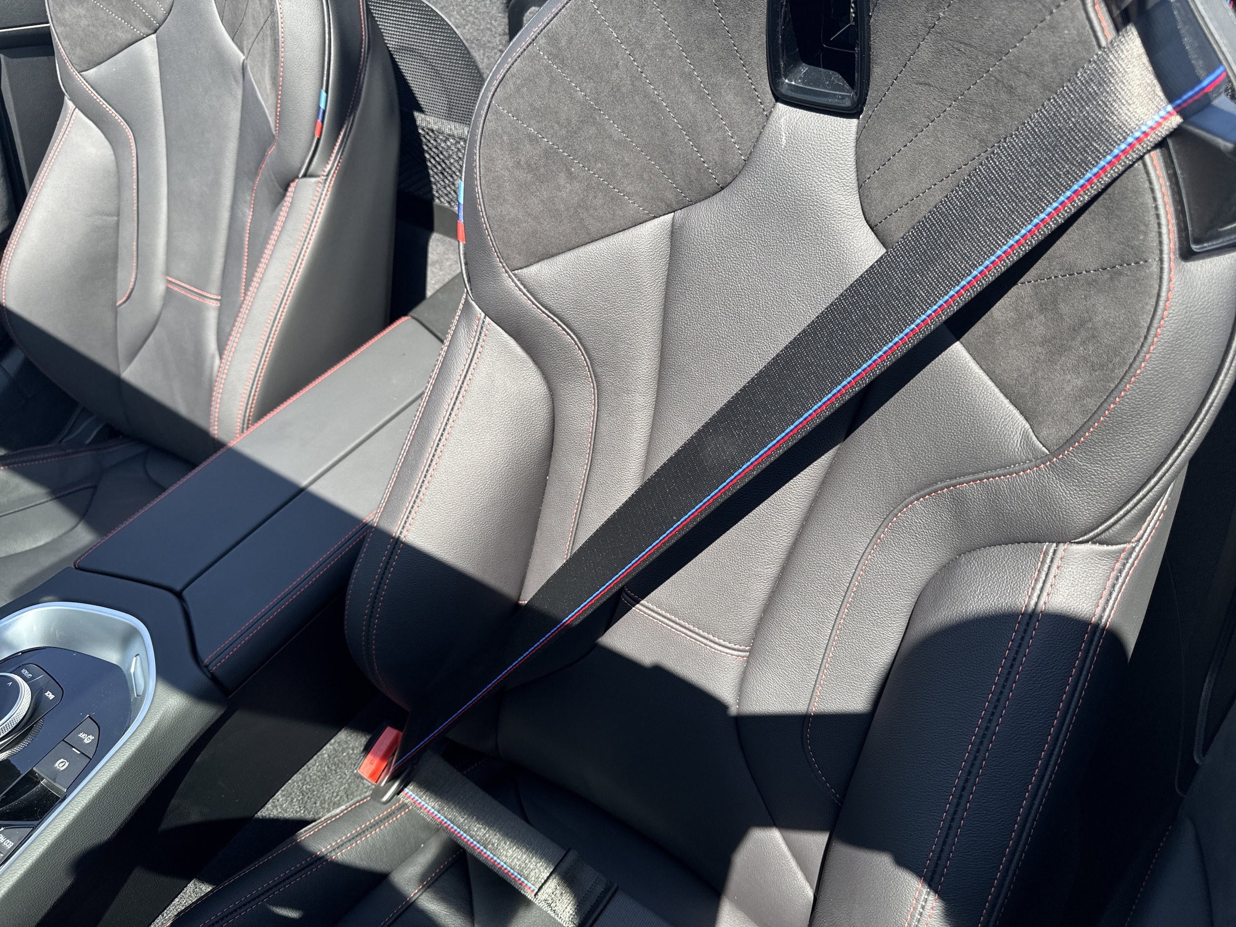 2026 BMW Z4 M40i - Photo 11