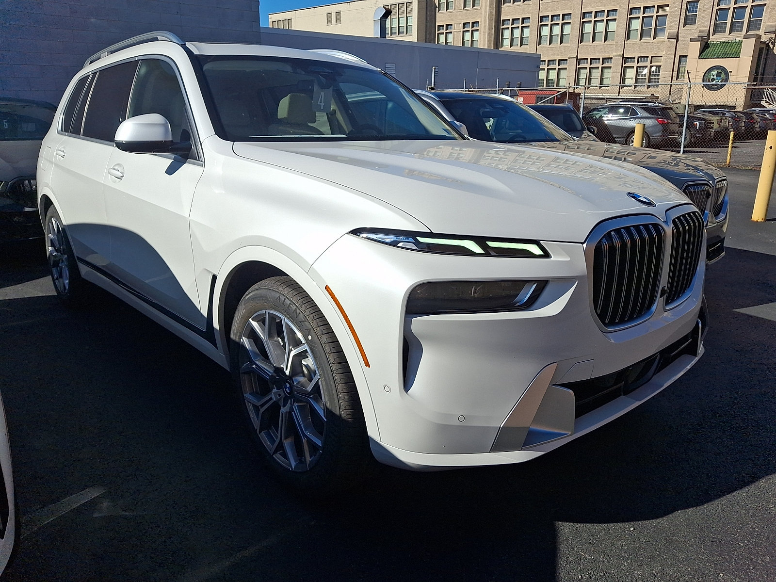 New 2027 BMW X7 xDrive40i SUV