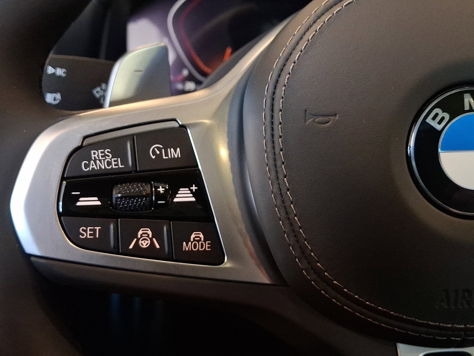 2026 BMW 8 Series 840i - Photo 17