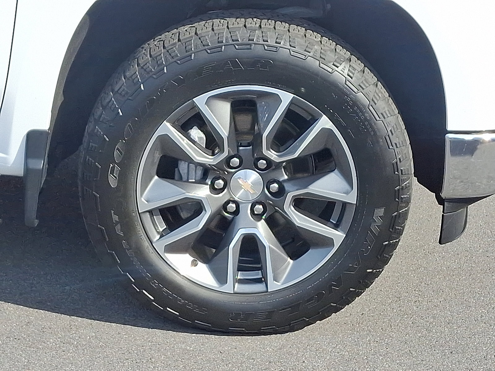 2023 Chevrolet Silverado 1500 LT - Photo 8